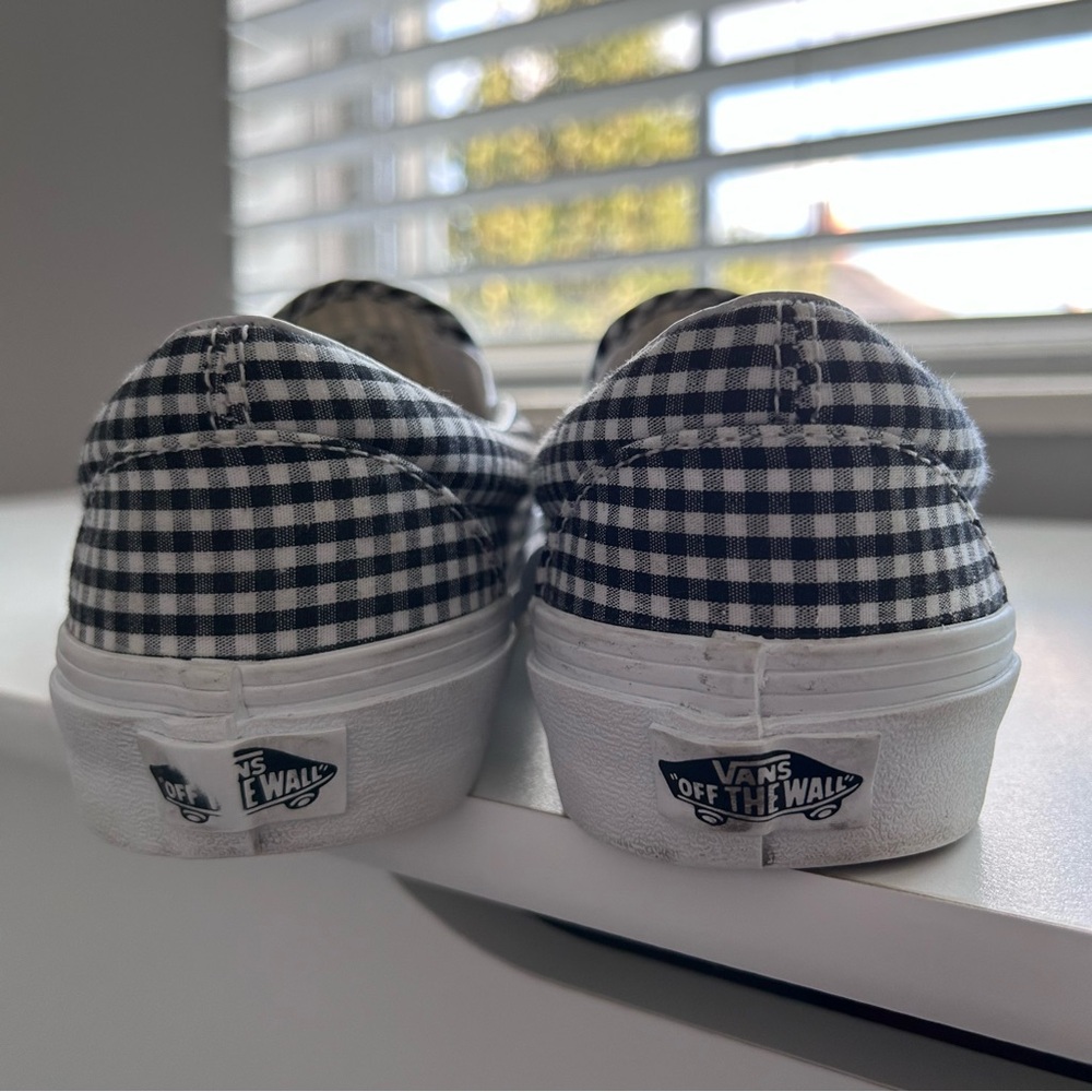 VANS Women’s Classic Slip-on Sneaker in Black & True White Gingham size 6 - Picture 5 of 7